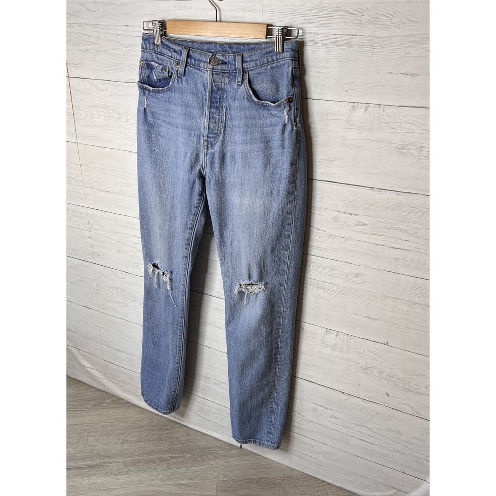 Levis Jeans Womens Size W28XL32 Light Wash Button Fly Distressed Straight Leg - Picture 4 of 16